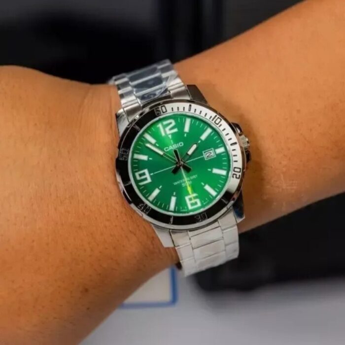 Casio Homme MTP-VD01D-3E1 Acier Inoxydable Cadran Vert Menthe MTP-VD01D-3E1 https://aiguilledeluxe.com original Algerie DZ