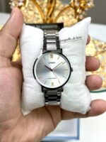 Casio Femme Analogique LTP-VT01D-7B Élégance Minimaliste Acier Inoxydable LTP-VT01D-7B https://aiguilledeluxe.com original Algerie DZ