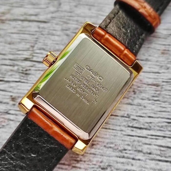 Casio Femme LTP-1234GLL-7A Montre Analogique Classique Boîtier Carré  Doré LTP-1234GLL-7A https://aiguilledeluxe.com original Algerie DZ