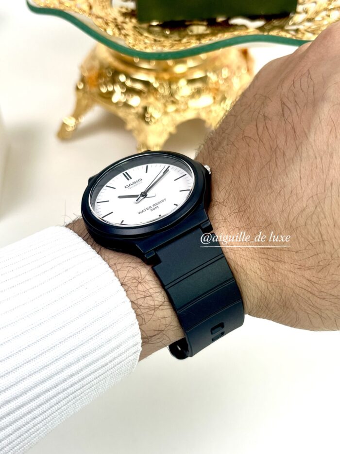 Casio Homme Montre Analogique MW-240-7E Simplicité et Fonctionnalité MW-240-7E https://aiguilledeluxe.com original Algerie DZ