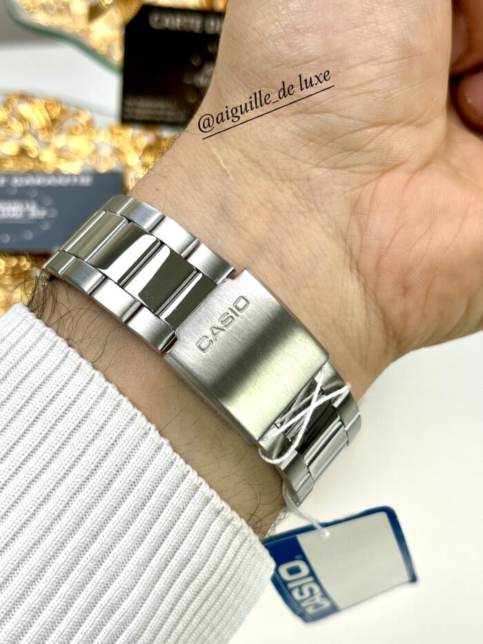 Casio Homme MTP-VD01D-2E Elégante Sportive Cadran Bleu Bracelet en Acier MTP-VD01D-2E https://aiguilledeluxe.com original Algerie DZ