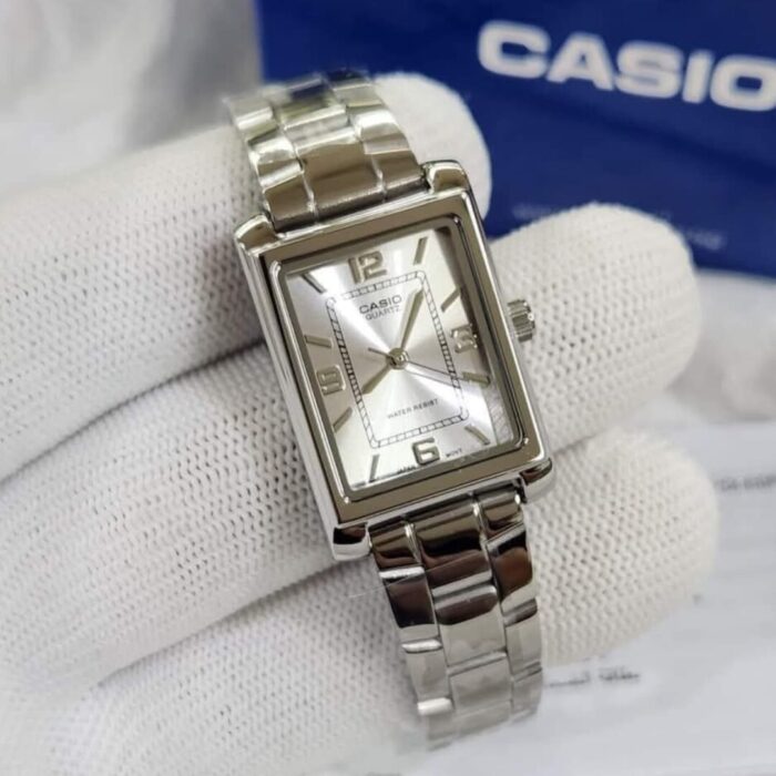 Casio Femme LTP-1234DD-7A Acier Classique Cadran Rectangulaire Blanc LTP-1234DD-7A https://aiguilledeluxe.com original Algerie DZ