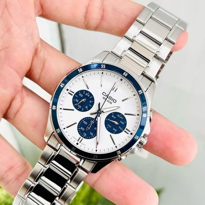 Casio  Homme MTP-1374D-7A2 Chronographe Bleu Acier Cadran Blanc MTP-1374D-7A2 https://aiguilledeluxe.com original Algerie DZ