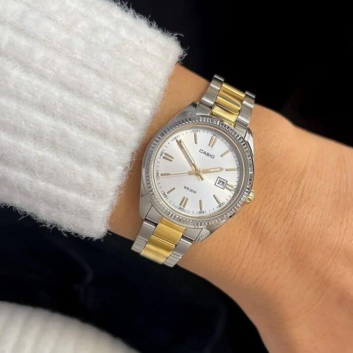 Casio Femme LTP-1302SG-7A Élégante Cadran Argenté Bracelet Bicolore LTP-1302SG-7A https://aiguilledeluxe.com original Algerie DZ