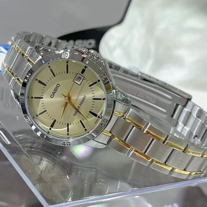 Casio Femme LTP-V004SG-9A Élégante Deux Tons Cadran Champagne Dateur LTP-V004SG-9A https://aiguilledeluxe.com original Algerie DZ