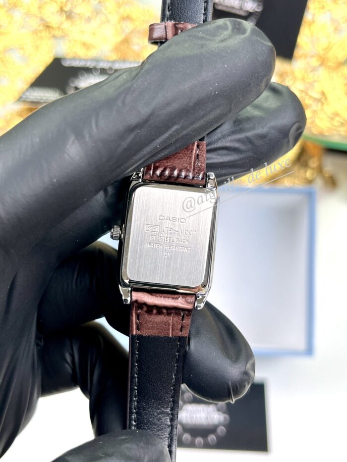 Casio Femme LTP-V007L-9B Élégante Cadran Doré Bracelet Cuir Marron LTP-V007L-9B https://aiguilledeluxe.com original Algerie DZ