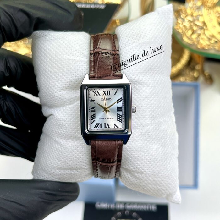 Casio Femme LTP-V007L-9B Élégante Cadran Doré Bracelet Cuir Marron LTP-V007L-9B https://aiguilledeluxe.com original Algerie DZ