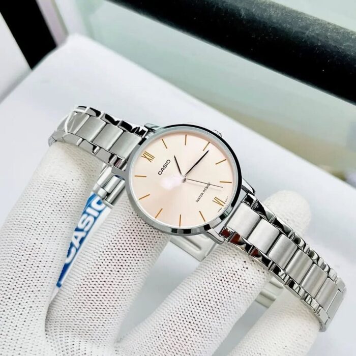 Casio Femme LTP-VT01D-4B Simplicité Elégance Cadran Rose LTP-VT01D-4B https://aiguilledeluxe.com original Algerie DZ