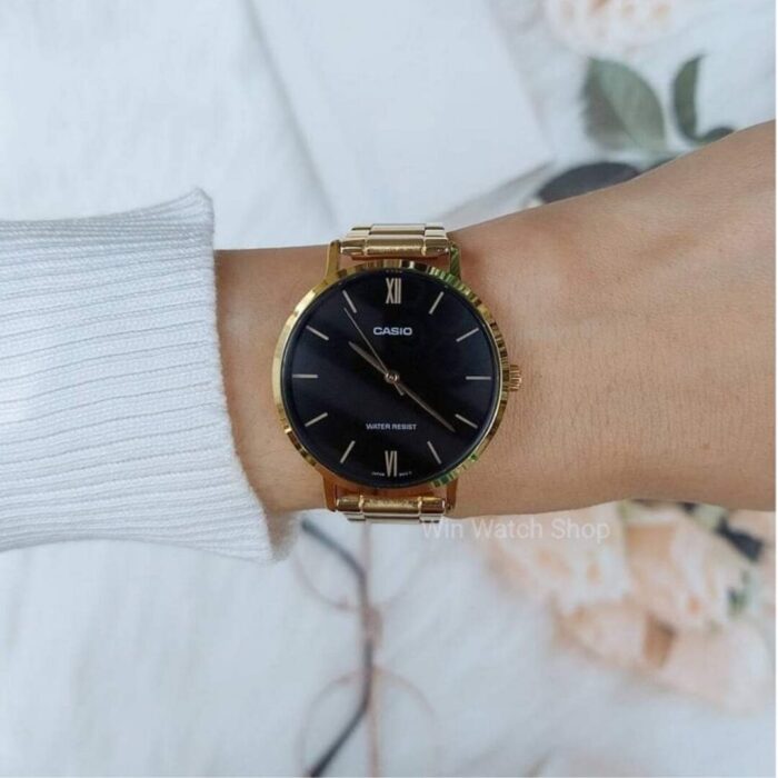 Casio Femme LTP-VT01G-1B Classe Cadran Noir Bracelet Inoxydable doré LTP-VT01G-1B https://aiguilledeluxe.com original Algerie DZ