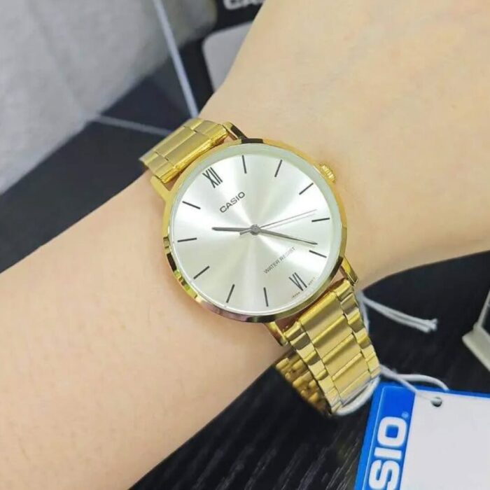 Casio Femme LTP-VT01G-9B Distinctive Cadran Doré Acier Inoxydable LTP-VT01G-9B https://aiguilledeluxe.com original Algerie DZ