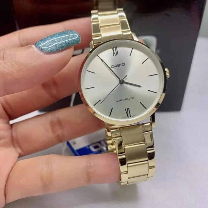 Casio Femme LTP-VT01G-9B Distinctive Cadran Doré Acier Inoxydable LTP-VT01G-9B https://aiguilledeluxe.com original Algerie DZ