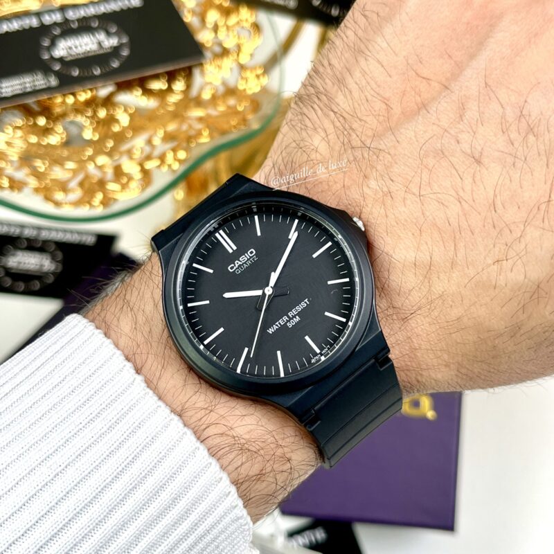 Casio Homme Analogique MW-240-1E Classique Bracelet Résine Étanchéité 50M MW-240-1E https://aiguilledeluxe.com original Algerie DZ