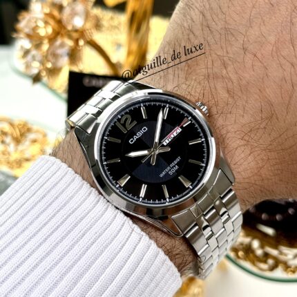 Casio Homme MTP-1335D-1A Sophistiquée Cadran Noir Acier Inoxydable MTP-1335D-1A https://aiguilledeluxe.com original Algerie DZ