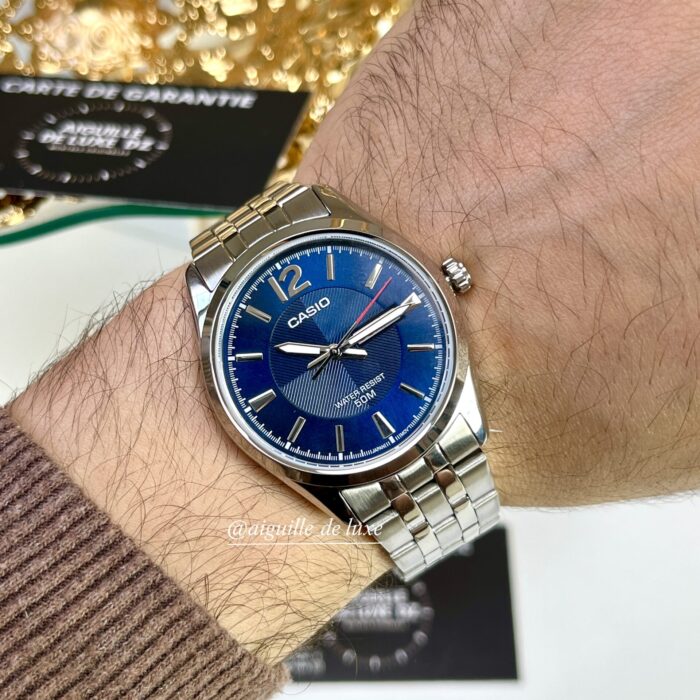 Casio Homme MTP-1335D-2A Stylée Cadran Bleu Bracelet Acier Inoxydable MTP-1335D-2A https://aiguilledeluxe.com original Algerie DZ