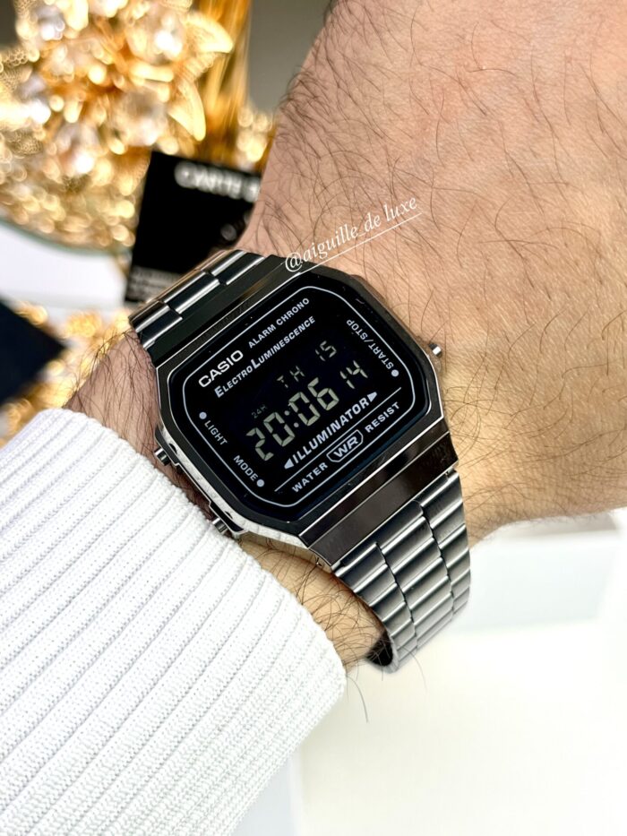 Casio Unisexe A168WGG-1B Élégance Sombre Acier Inoxydable Noir Digital Multifonction A168WGG-1B https://aiguilledeluxe.com original Algerie DZ