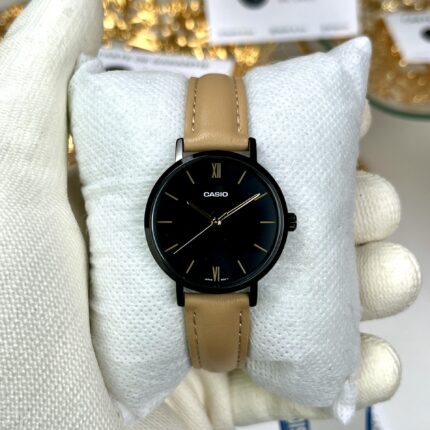 Casio Femme LTP-VT02BL-1A Analogique Cadran Noir Bracelet Cuir (⌀ 30 mm) LTP-VT02BL-1A https://aiguilledeluxe.com original Algerie DZ