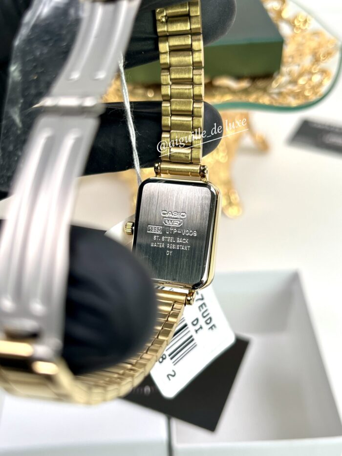 Casio Femme LTP-V009G-7E Élégante Acier Inoxydable Doré Cadran Blanc Analogique LTP-V009G-7E https://aiguilledeluxe.com original Algerie DZ