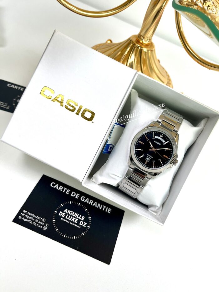 Casio Homme MTP-1370D-1A2 Classique Acier Inoxydable Cadran Noir Affichage Jour/Date MTP-1370d-1A2 https://aiguilledeluxe.com original Algerie DZ
