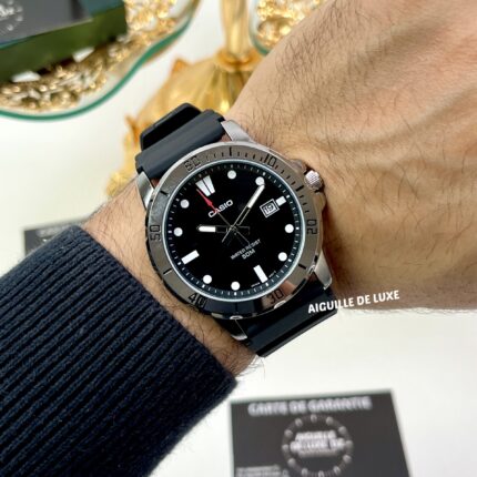 Casio Homme MTP-VD01-1E Sportive Boîtier Acier Inoxydable Bracelet Résine Noire MTP-VD01-1E https://aiguilledeluxe.com original Algerie DZ