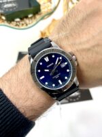 Casio Homme MTP-VD01-2E Sportive Boîtier Acier Inoxydable Cadran Bleu Foncé Bracelet Résine Noire MTP-VD01-2E https://aiguilledeluxe.com original Algerie DZ
