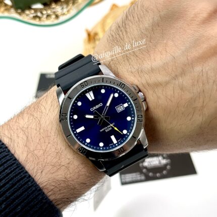 Casio Homme MTP-VD01-2E Sportive Boîtier Acier Inoxydable Cadran Bleu Foncé Bracelet Résine Noire MTP-VD01-2E https://aiguilledeluxe.com original Algerie DZ