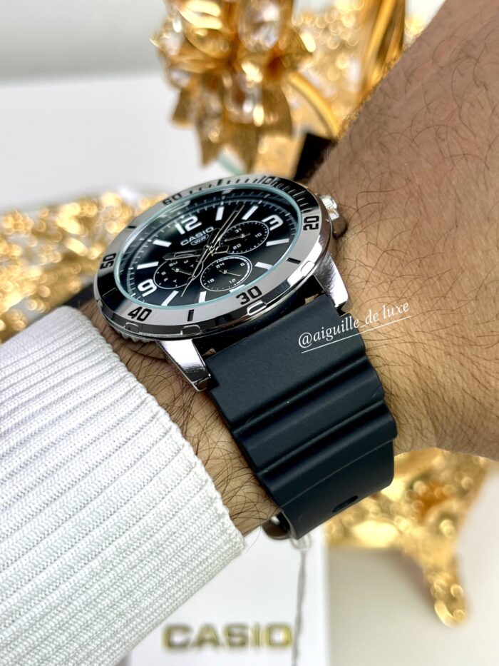 Casio Homme MTP-VD300-1B Multifonction Boîtier Acier Inoxydable Bracelet Résine Noire MTP-VD300-1B https://aiguilledeluxe.com original Algerie DZ