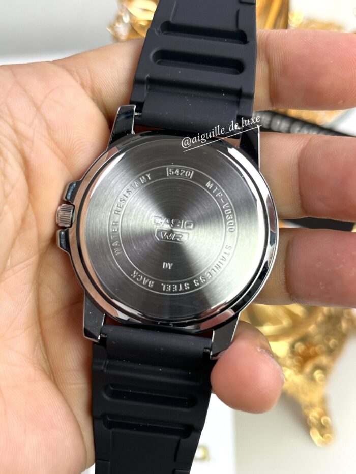 Casio Homme MTP-VD300-1B Multifonction Boîtier Acier Inoxydable Bracelet Résine Noire MTP-VD300-1B https://aiguilledeluxe.com original Algerie DZ