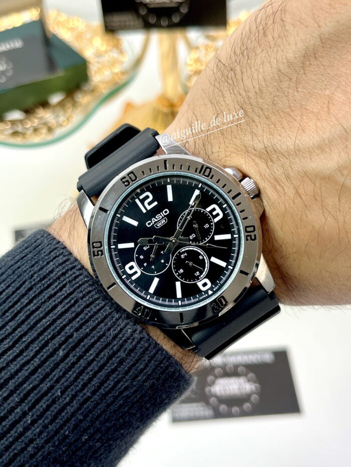 Casio Homme MTP-VD300-1B Multifonction Boîtier Acier Inoxydable Bracelet Résine Noire MTP-VD300-1B https://aiguilledeluxe.com original Algerie DZ