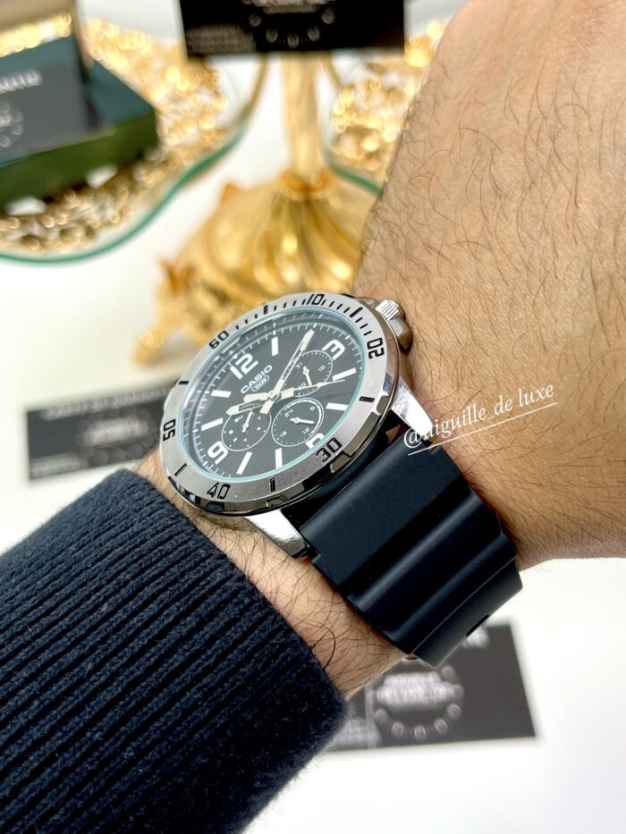 Casio Homme MTP-VD300-1B Multifonction Boîtier Acier Inoxydable Bracelet Résine Noire MTP-VD300-1B https://aiguilledeluxe.com original Algerie DZ
