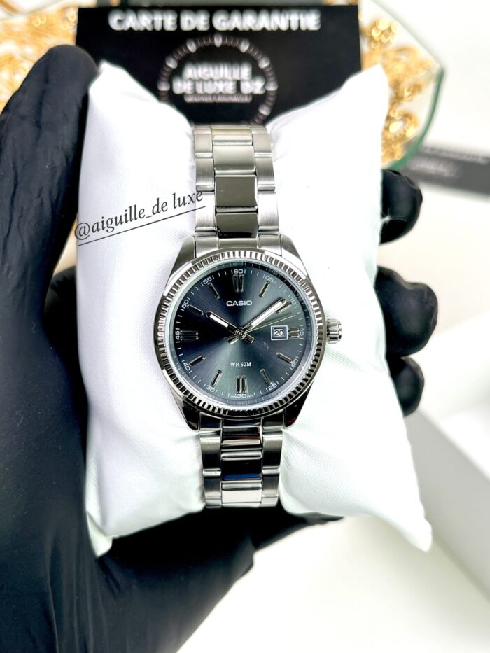Casio Femme LTP-1302D-1A Élégante Acier Inoxydable Cadran Noir LTP-1302D-1A https://aiguilledeluxe.com original Algerie DZ