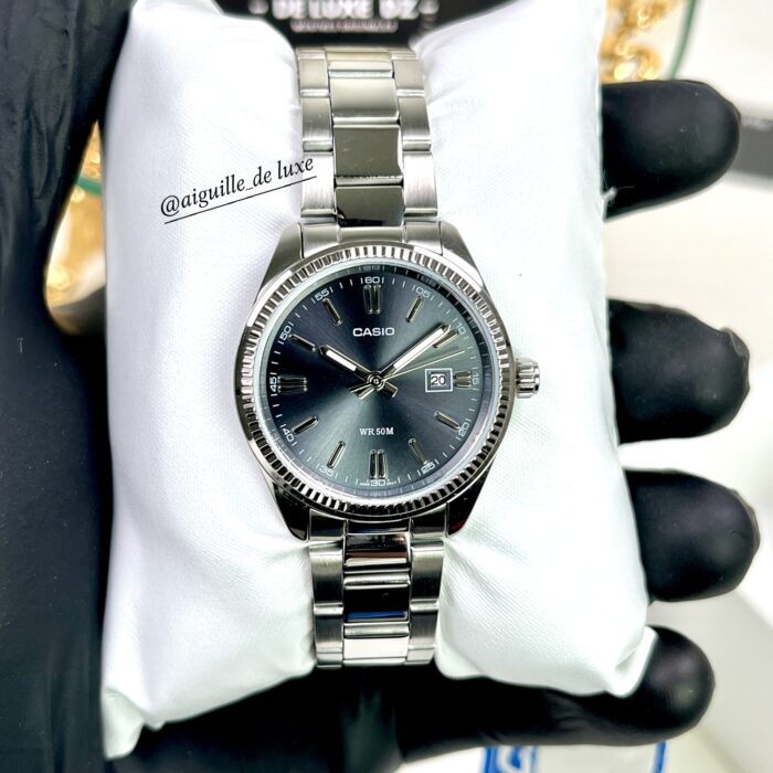 Casio Femme LTP-1302D-1A Élégante Acier Inoxydable Cadran Noir LTP-1302D-1A https://aiguilledeluxe.com original Algerie DZ