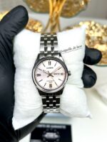 Casio Femme LTP-1335D-4A Acier Inoxydable Cadran Rose et Affichage Jour-Date LTP-1335D-4A https://aiguilledeluxe.com original Algerie DZ