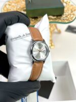 Casio Femme LTP-V002L-7B3 Cuir Marron Cadran Argenté Affichage Date LTP-V002L-7B3 https://aiguilledeluxe.com original Algerie DZ