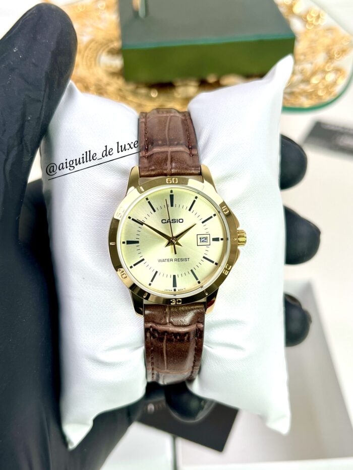 Casio Femme LTP-V004GL-9A Dorée Bracelet Cuir Marron Cadran Doré LTP-V004GL-9A https://aiguilledeluxe.com original Algerie DZ