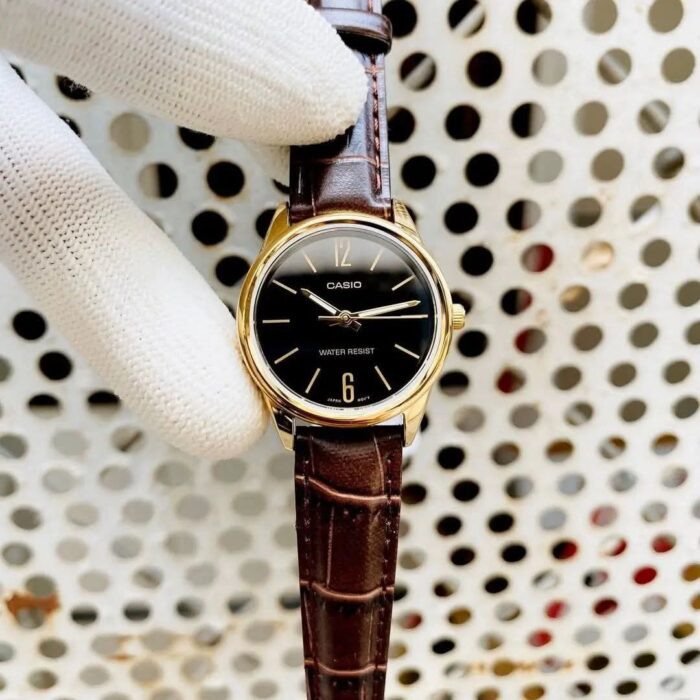 Casio Femme LTP-V005GL-1A Dorée Bracelet Cuir Marron Cadran Noir LTP-V005GL-1B https://aiguilledeluxe.com original Algerie DZ