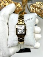 Casio Femme LTP-V007G-9B Rectangulaire Dorée Élégante Bracelet Acier Inoxydable LTP-V007G-9B https://aiguilledeluxe.com original Algerie DZ