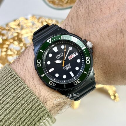 Casio Homme MRW-230H-1E3 Analogique Sportive Lunette Rotative Verte Affichage Jour-Date MRW-230H-1E3 https://aiguilledeluxe.com original Algerie DZ
