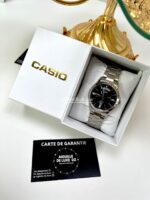 Casio Homme MTP-1381D-1A Montre Analogique Acier Inoxydable Cadran Blanc Date/Jour MTP-1381D-7A https://aiguilledeluxe.com original Algerie DZ