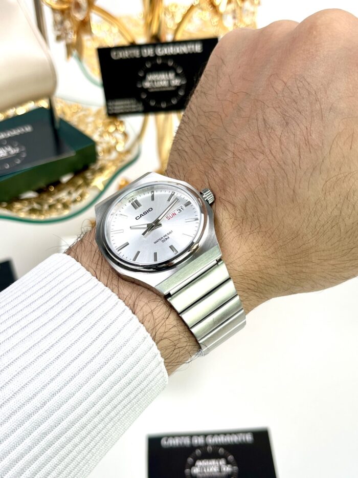 Casio Homme MTP-E735D-7AV  Acier Inoxydable  Noir  Affichage Jour/Date MTP-E735D-1A https://aiguilledeluxe.com original Algerie DZ