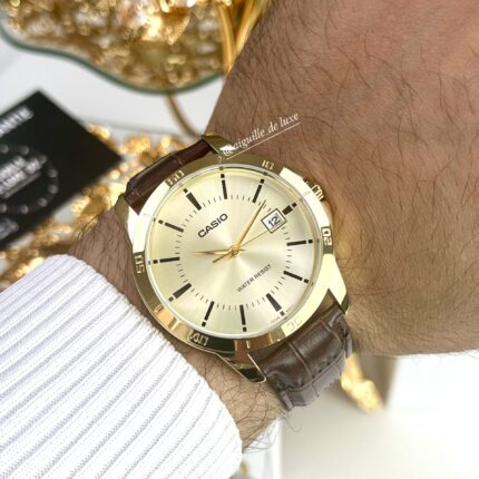 Casio Homme MTP-V004GL-9A Élégante Cadran Doré Cuir Marron Analogique avec Dateur MTP-V004GL-9A https://aiguilledeluxe.com original Algerie DZ