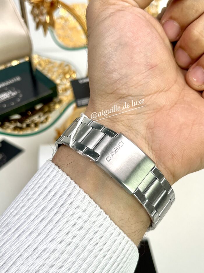 Casio Homme MTP-VT03D-3B Acier Inoxydable Sobriété Cadran Vert MTP-VT03D-3B https://aiguilledeluxe.com original Algerie DZ