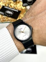 Casio Unisexe MQ-24-7E2 Bracelet Résine Minimaliste Et Léger MQ-24-7E2 https://aiguilledeluxe.com original Algerie DZ