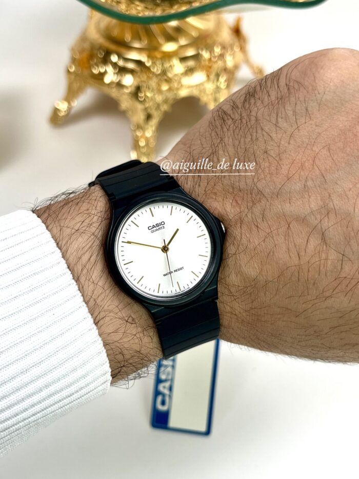 Casio Unisexe MQ-24-7E2 Résine Légèreté Simplicité Cadran Blanc Résistance MQ-24-7E2 https://aiguilledeluxe.com original Algerie DZ