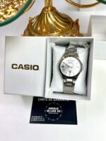 Casio Homme MTP-1381D-1A Montre Analogique Acier Inoxydable Cadran Blanc Date/Jour MTP-1381D-7A https://aiguilledeluxe.com original Algerie DZ