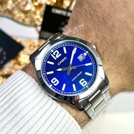 Casio Homme MTP‑V004D‑2B Élégante Robuste Cadran Bleu en Acier MTP-V004D-2B https://aiguilledeluxe.com original Algerie DZ