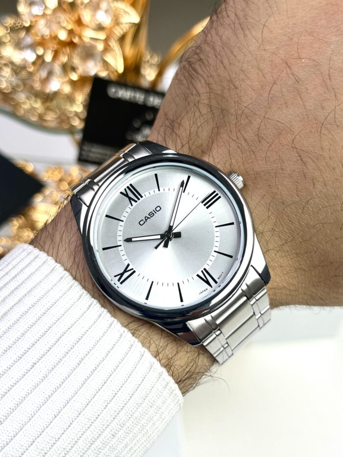 Casio Homme MTP‑V005D‑7B5 Élégante et Robuste Acier Argenté MTP-V005D-7B5 https://aiguilledeluxe.com original Algerie DZ