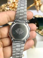 Casio Unisexe A168WA‑8AY Digitale Acier Rétro Cadran Beige Clair A168WA-8AY https://aiguilledeluxe.com original Algerie DZ