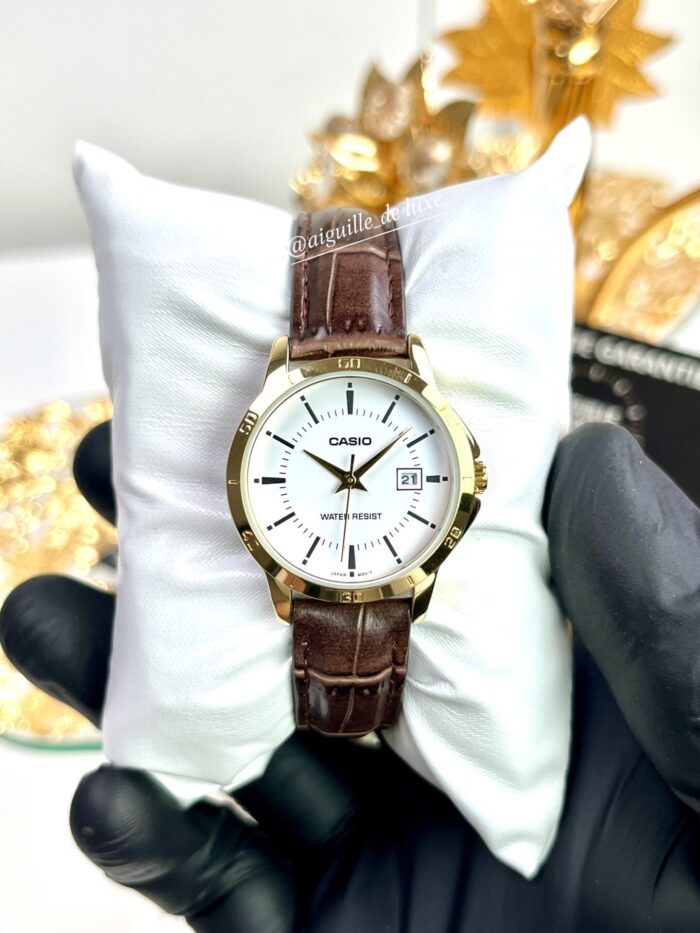 Casio Femme LTP‑V004GL‑7A Montre Raffinée Bicolore Or & Cuir LTP-V004GL-7A https://aiguilledeluxe.com original Algerie DZ