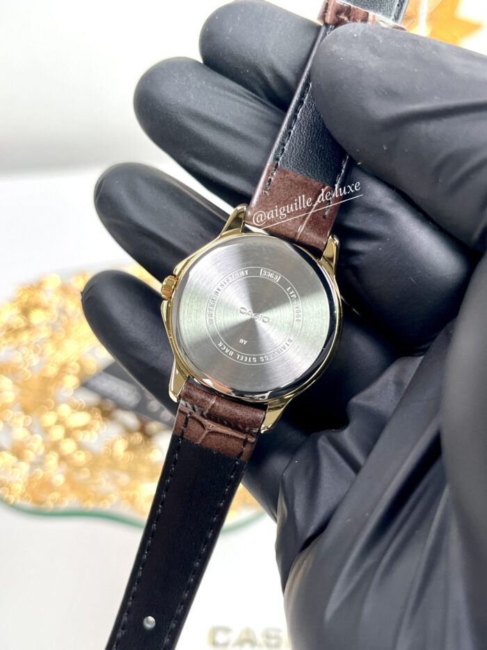 Casio Femme LTP‑V004GL‑7A Montre Raffinée Bicolore Or & Cuir LTP-V004GL-7A https://aiguilledeluxe.com original Algerie DZ