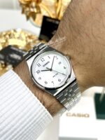 Casio Homme MTP‑B145D‑7B Montre Vintage Acier Cadran Blanc Minimaliste MTP-B145D-7B https://aiguilledeluxe.com original Algerie DZ